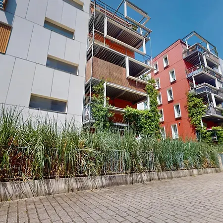 Bright And Spacious Near Paris Apartment *